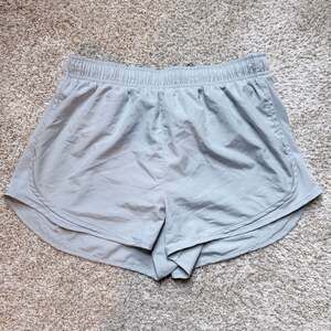 Nike Dri-FIT sz S gray Heather Grey Lined elastic waist 3” inseam running shorts